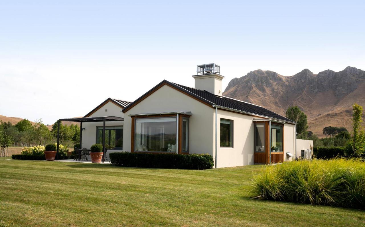 Craggy Range Luxury Vineyard Retreat Villa Havelock North Exterior photo