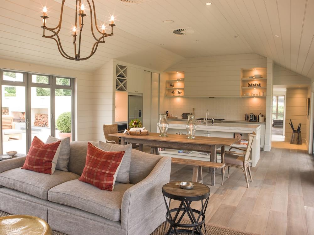 Craggy Range Luxury Vineyard Retreat Villa Havelock North Exterior photo