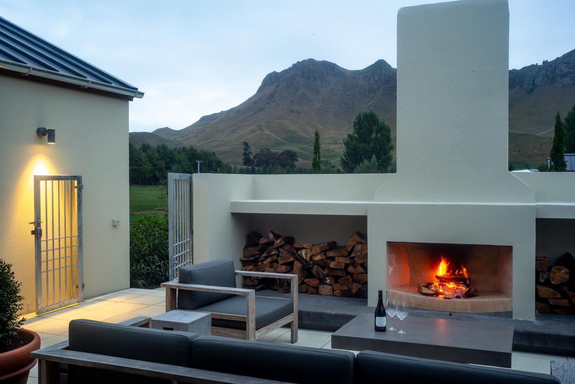 Craggy Range Luxury Vineyard Retreat Villa Havelock North Exterior photo